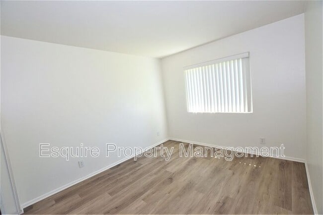 Building Photo - 1035 Woodgate Ct
