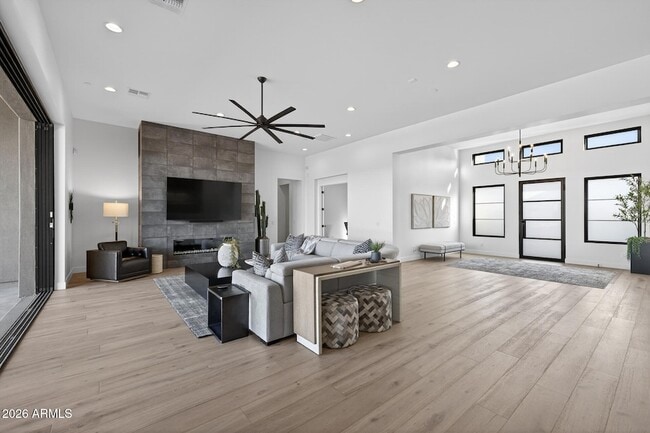 Building Photo - 13290 E la Junta Rd