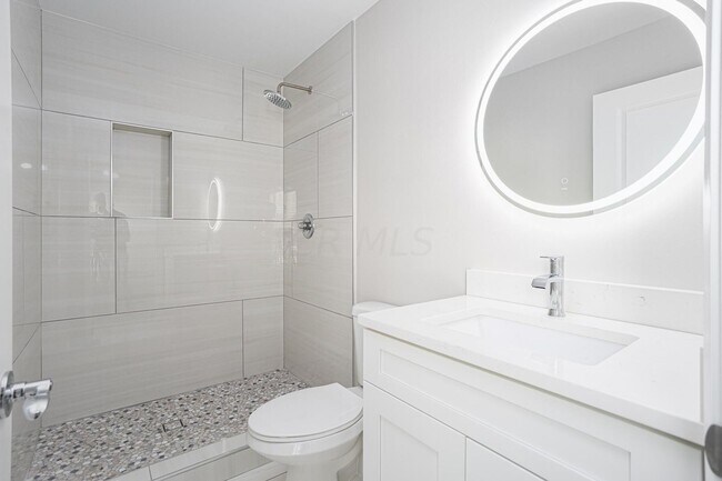 Building Photo - Townes of West Albany