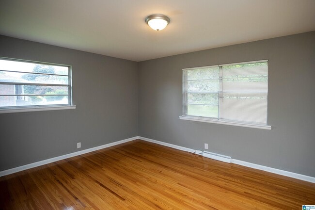 Building Photo - 729 Heflin Ave E