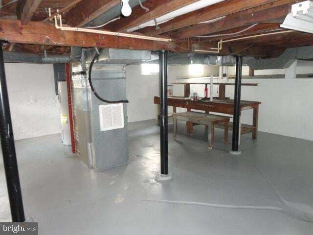 Building Photo - 411 Pelham St