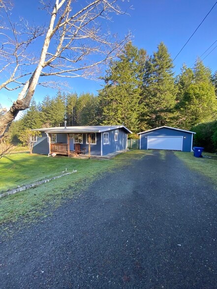 Home and Detached Garage - 69903 Ridling Rd