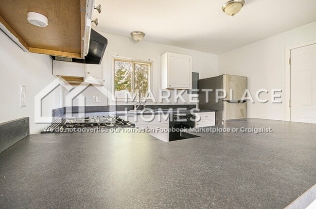 Building Photo - 28342 Rosemont St