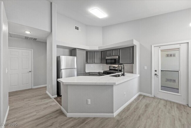 Building Photo - 900 Heavenly Hills Ct
