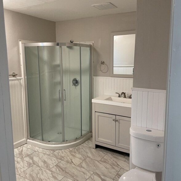 Building Photo - 105 Carlisle St