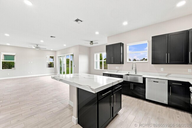 Building Photo - 5608 Macoon Wy
