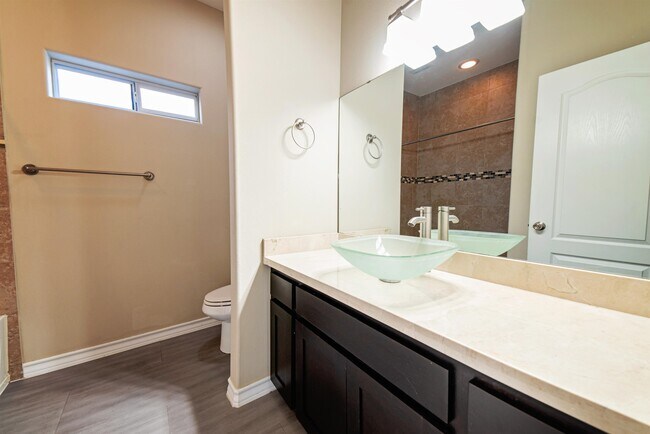 Building Photo - 120 Tranquilo Dr