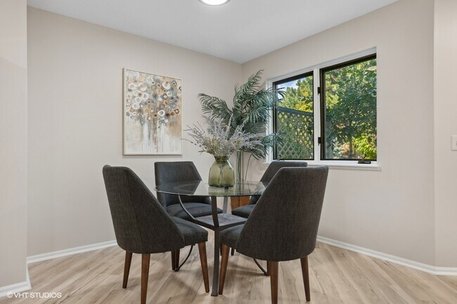 Building Photo - Charming Renovated Home with Modern Amenit...