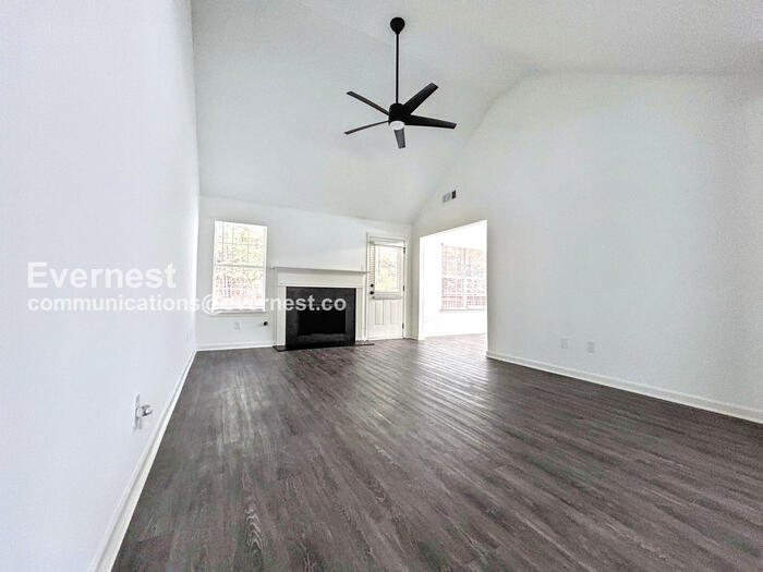 Building Photo - 3136 Lower Creek Dr