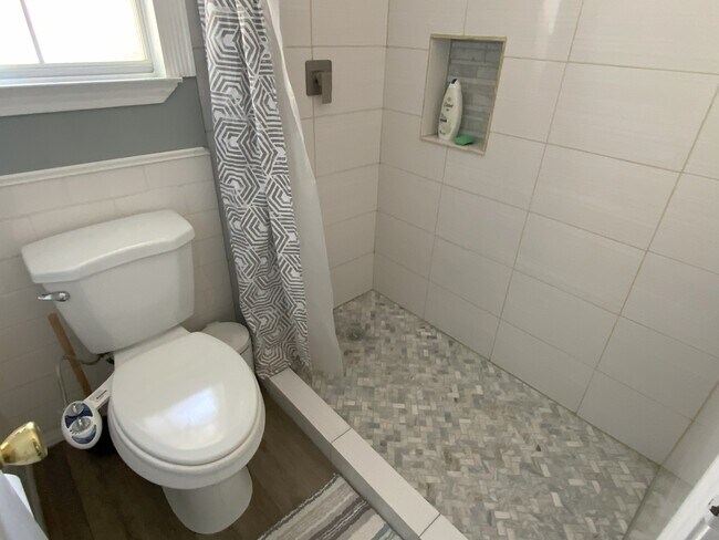 Building Photo - 943 Ashley Ln