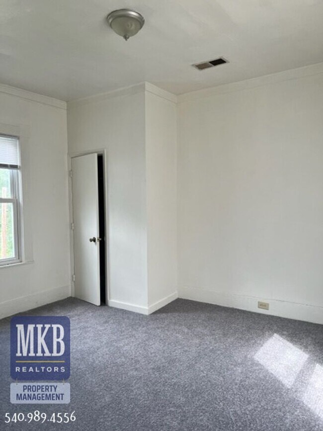 Building Photo - 501 Rutherford Ave NW