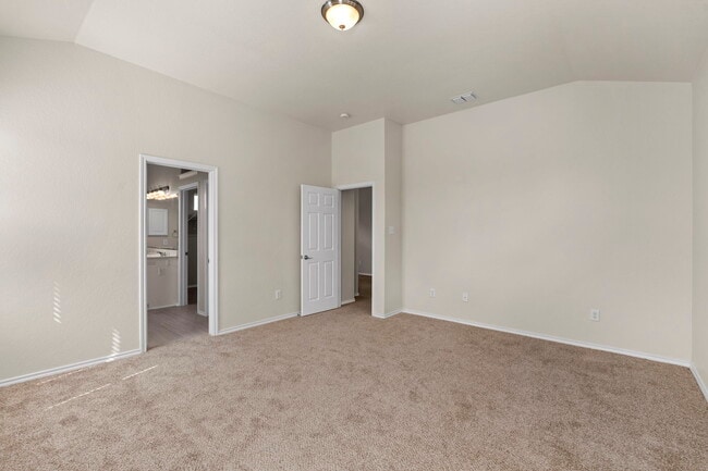 Building Photo - 1230 Nicholas Manor