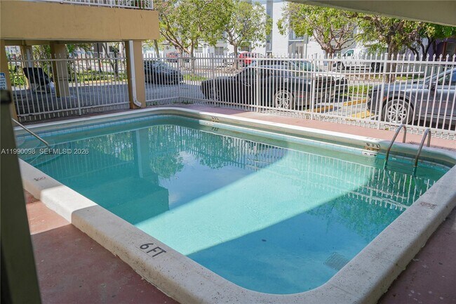 Building Photo - 2008 Jackson St