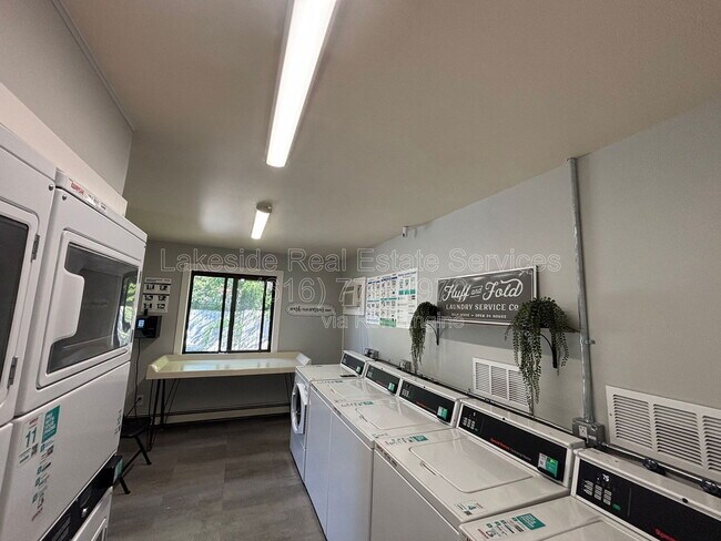 Building Photo - 2914 Earle Ave SW