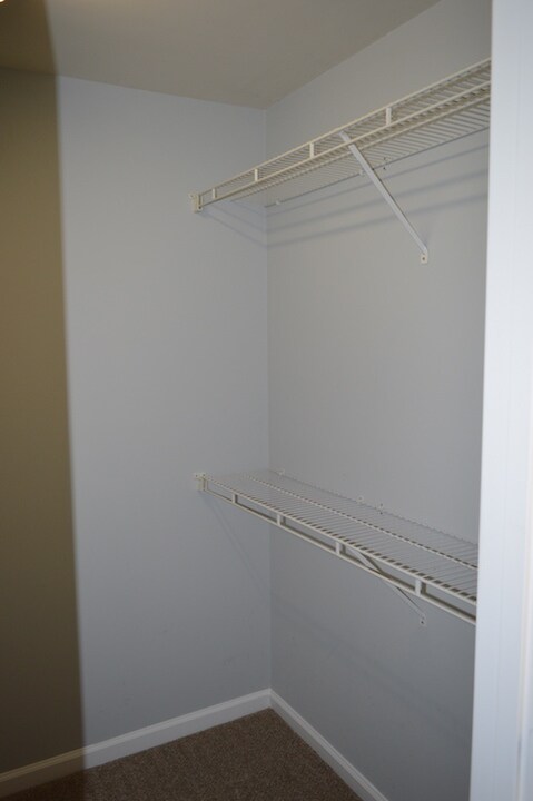 Building Photo - 913 Prestwyck Ct