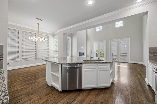 Building Photo - 1704 Oak Leaf Pass Dr