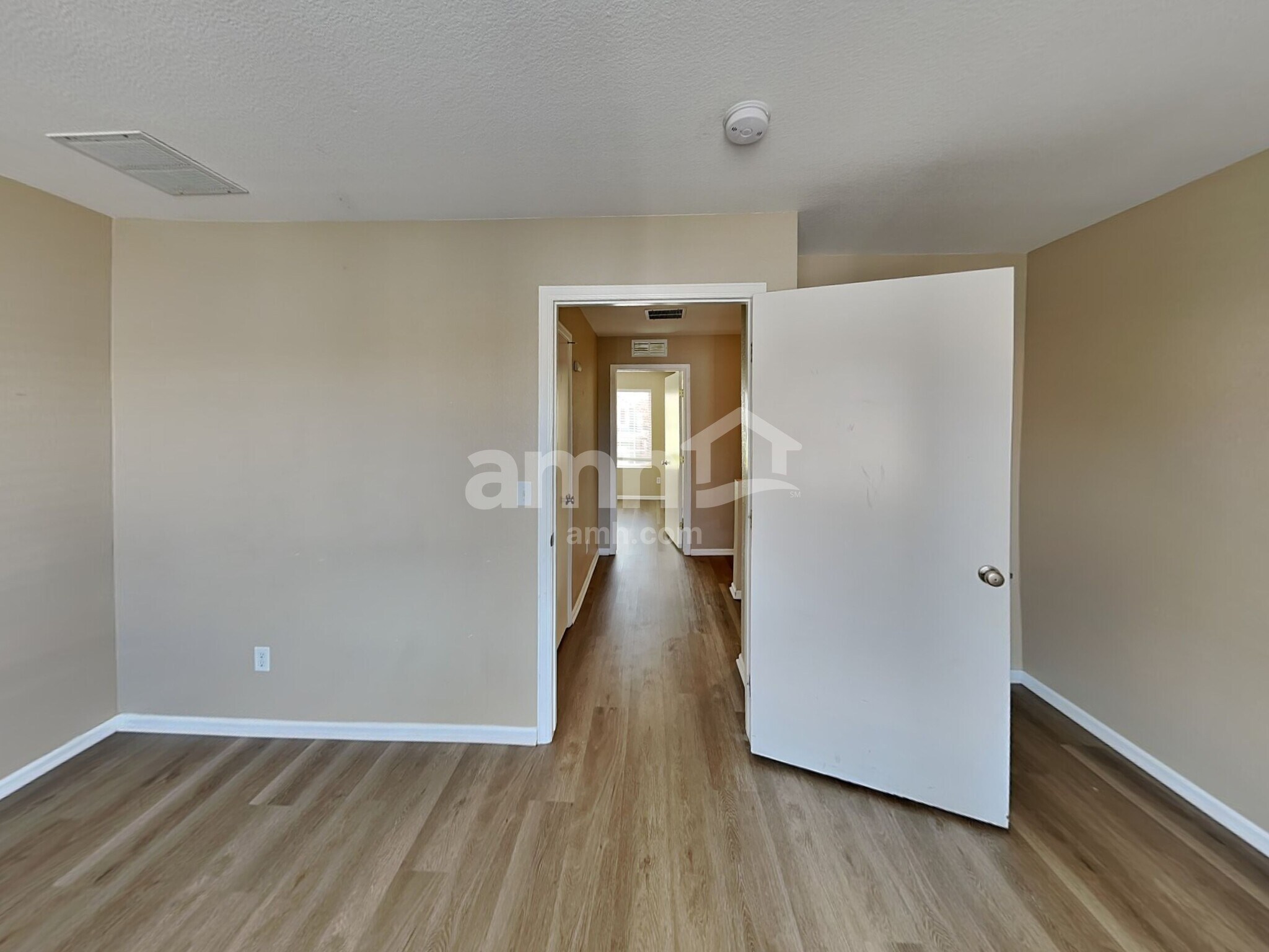 Building Photo - 5567 N Gibraltar St