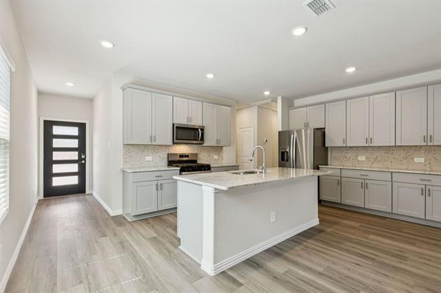 Building Photo - 606 Travine Dr