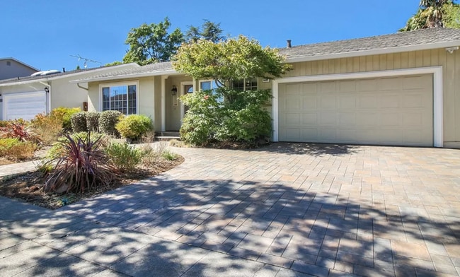 Building Photo - 6487 Hidden Creek Dr