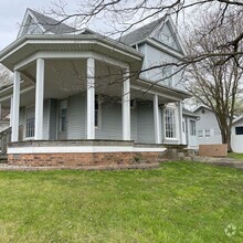 Building Photo - Small Town home ready for lease!