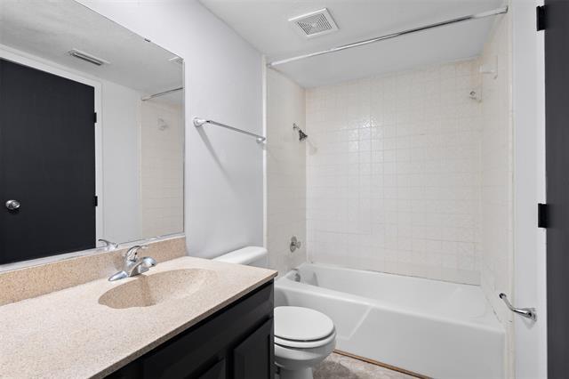 Building Photo - 2806 Spring Valley Dr