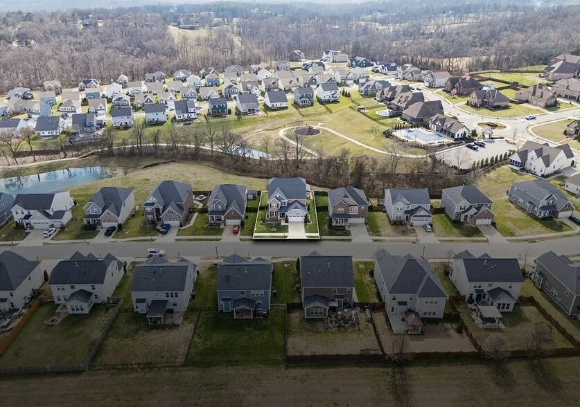 Building Photo - 723 Tennypark Ln