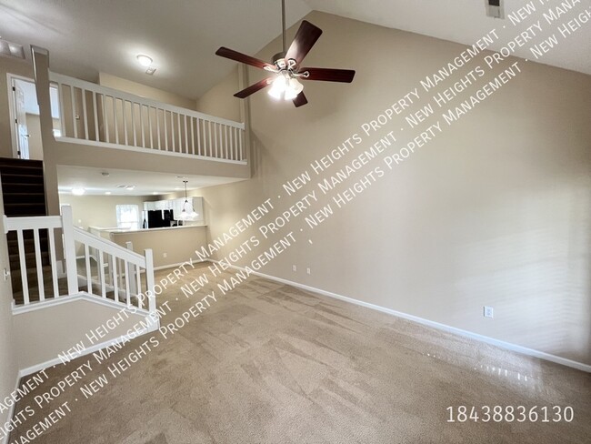 Building Photo - Delightful Townhouse with Screened Porch!!