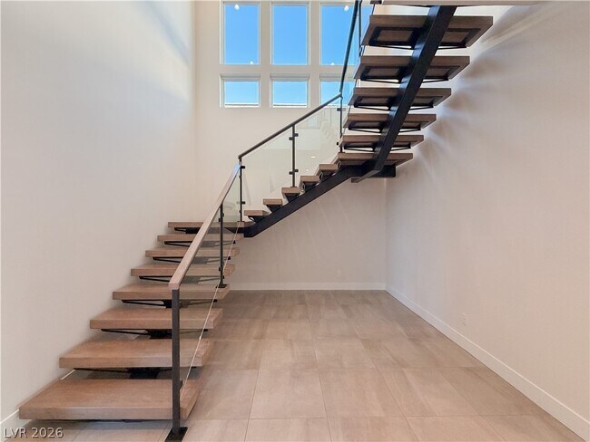 Building Photo - 10761 Canyon Bloom Dr