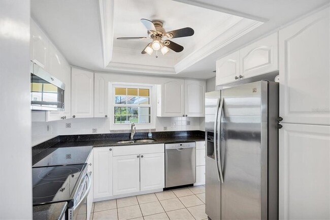 Building Photo - 5849 Tidewood Ave