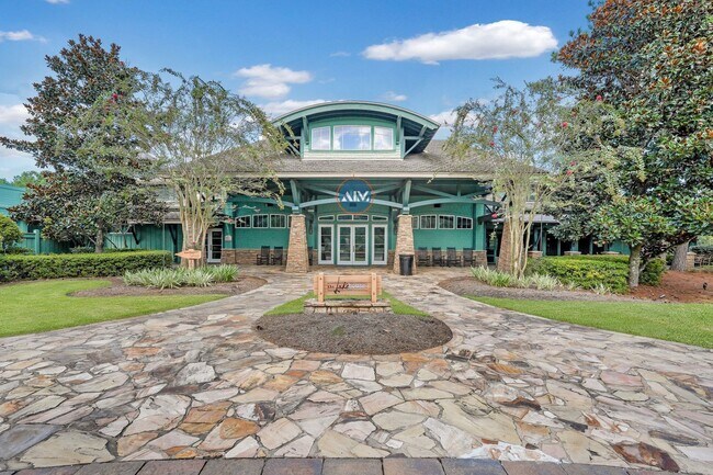 Building Photo - Beautiful custom home in Hampton Lake!