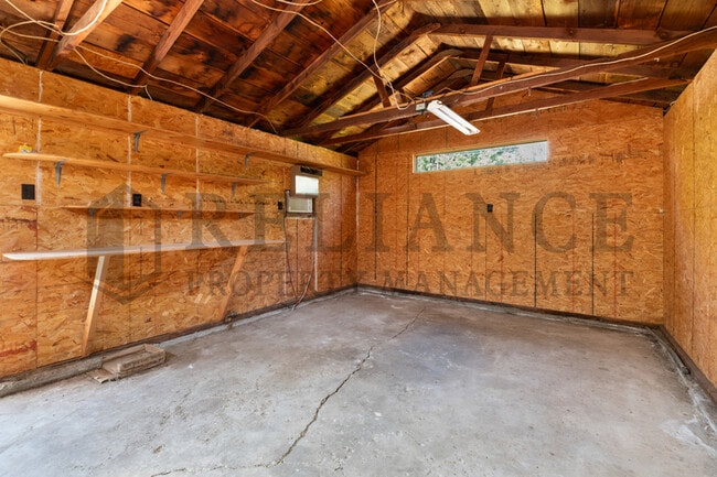 Building Photo - 749 N Westridge Dr