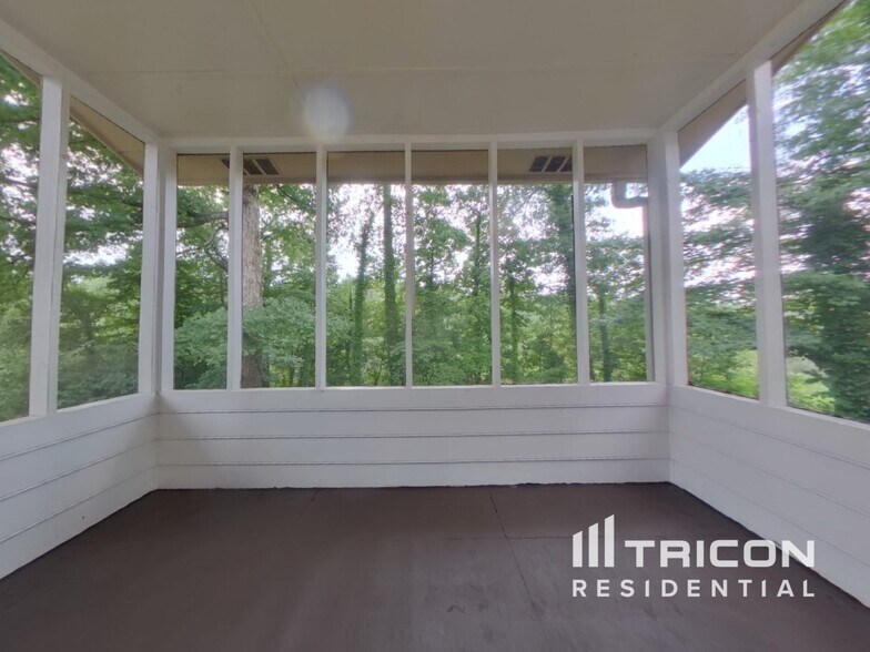 Building Photo - 1418 Millstream Trail NW