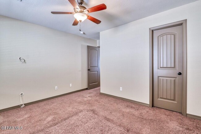 Building Photo - 3852 Loma Cortez Dr