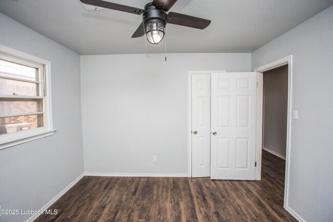Building Photo - 6803 Avenue W