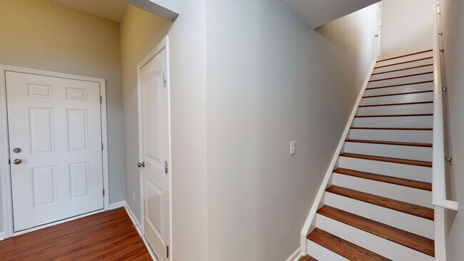 Building Photo - 10612 Kempsford Dr