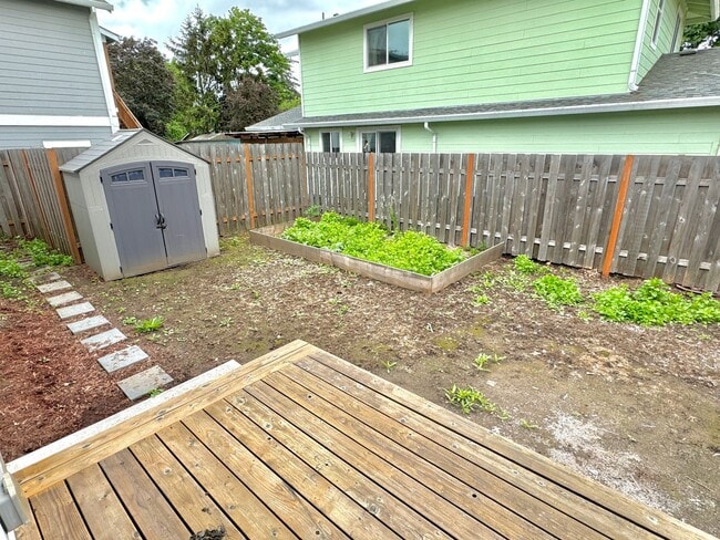 Building Photo - Brentwood-Darlington Fully Remodeled Bungalow with Huge Fenced Yard, A/C, Water/Sewer Included!