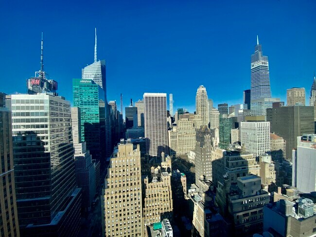 Building Photo - 66 W 38th St