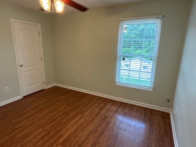 Building Photo - 3 Bed | 2.5 Bath Home in Raleigh with a Su...