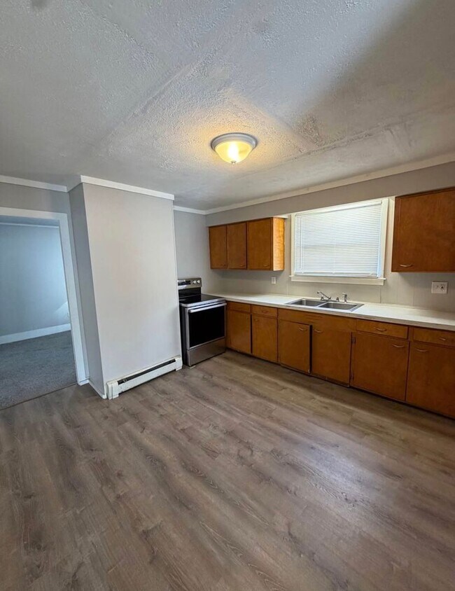 Building Photo - 85 Bridge St