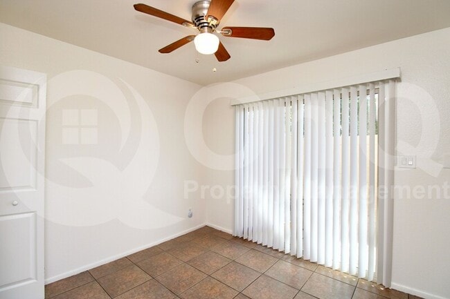 Building Photo - 3840 N 43rd Ave