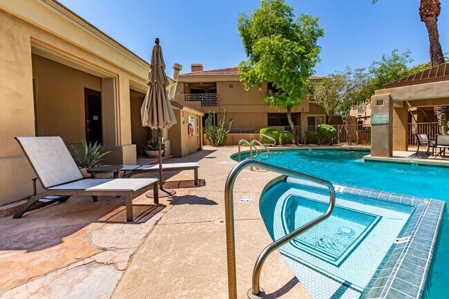 Building Photo - STUNNING UPDATED 1 BED / 1 BATH BILTMORE A...