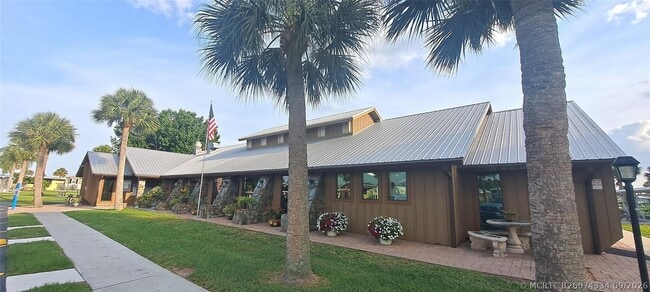 Building Photo - 5362 SE 65th Ave