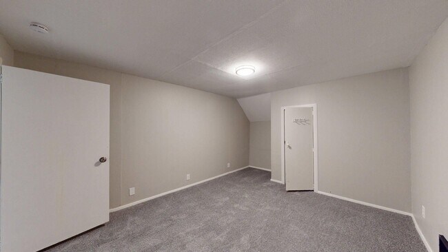 Building Photo - Cudell/West Blvd neighborhood; 4 bedroom/1 bath single family house for rent!