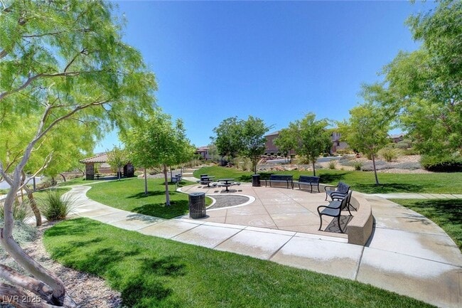 Building Photo - 536 Puenta Del Rey St