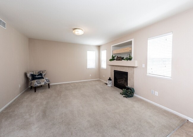Building Photo - Charming 3 Bed, 2.5 bath in Northgate in D20