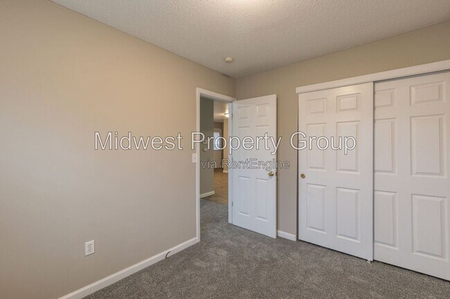 Building Photo - 2986 Kincaid Ave