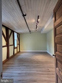 Building Photo - 6 W Loudoun St