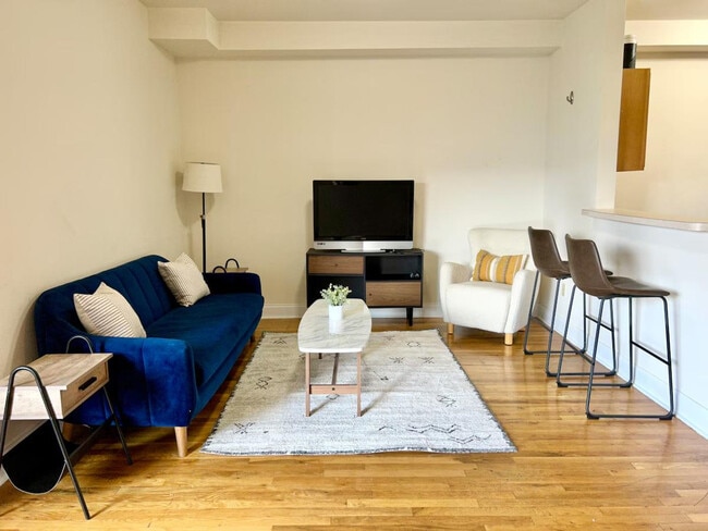 Building Photo - 416 Madison St