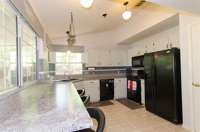 Building Photo - 16304 Kicking Bird Dr