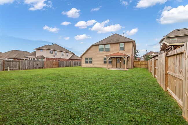 Building Photo - 30715 Legends Ridge Dr